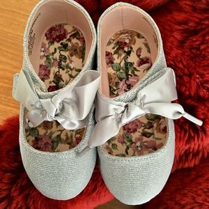 💕 Baby shoes size 2 & 4 New slip on dress shoe